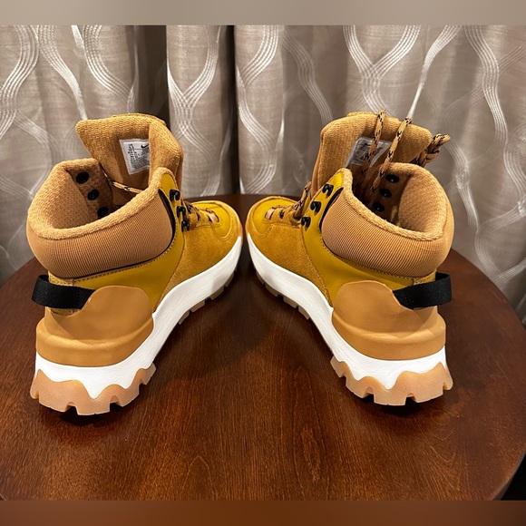 Nike City Classic Woman’s Boot Wheat/Sail-Black (DQ5601 710) Size: 5.5 - NWOT - Picture 7 of 13